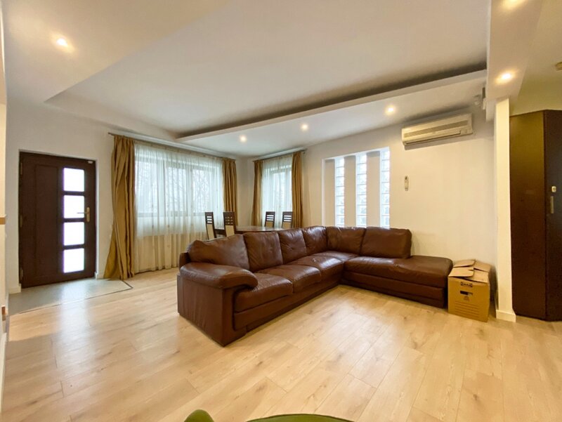 Fundeni Casa P+M cu teren 162 mp - situata pe malul lacului Fundeni, peninsula OSTROV