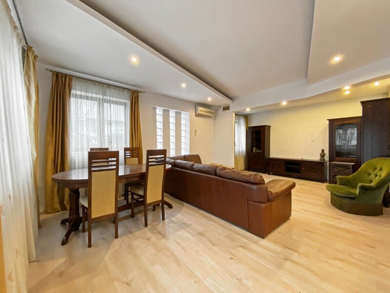 Fundeni Casa P+M cu teren 162 mp - situata pe malul lacului Fundeni, peninsula OSTROV