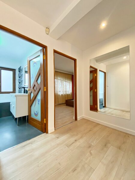 Fundeni Casa P+M cu teren 162 mp - situata pe malul lacului Fundeni, peninsula OSTROV