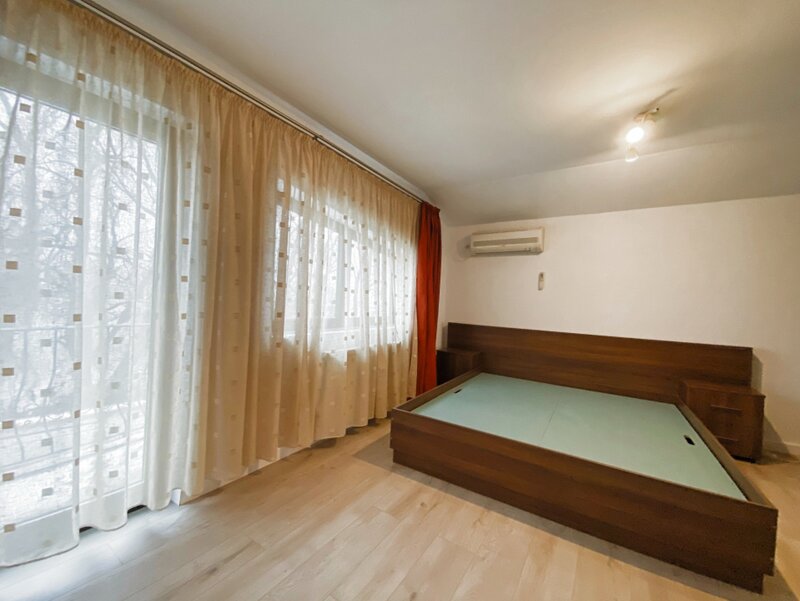 Fundeni Casa P+M cu teren 162 mp - situata pe malul lacului Fundeni, peninsula OSTROV